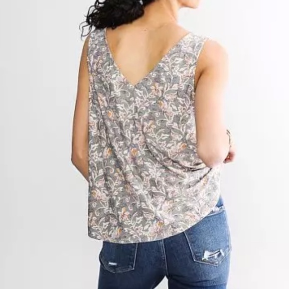 Daytrip by Buckle Floral Lace Trim Top – Size Small – Excellent Condition! - Picture 9 of 10